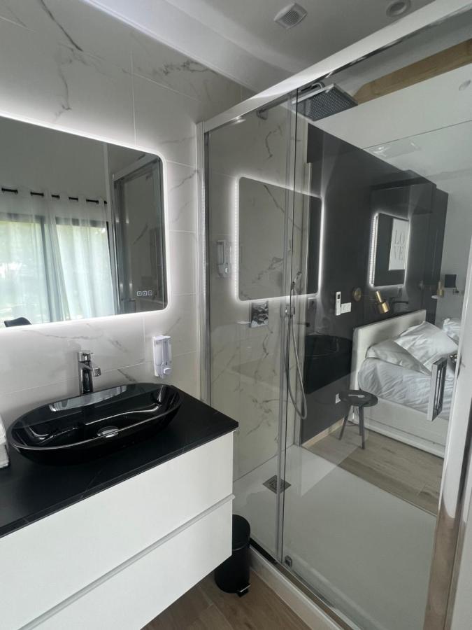 Romantique Avec Et Filet Suspendu * Auteuil (Ile de France)