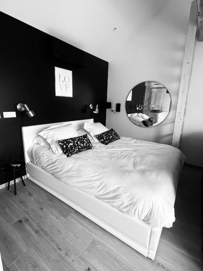 Apartment Romantique Avec Et Filet Suspendu